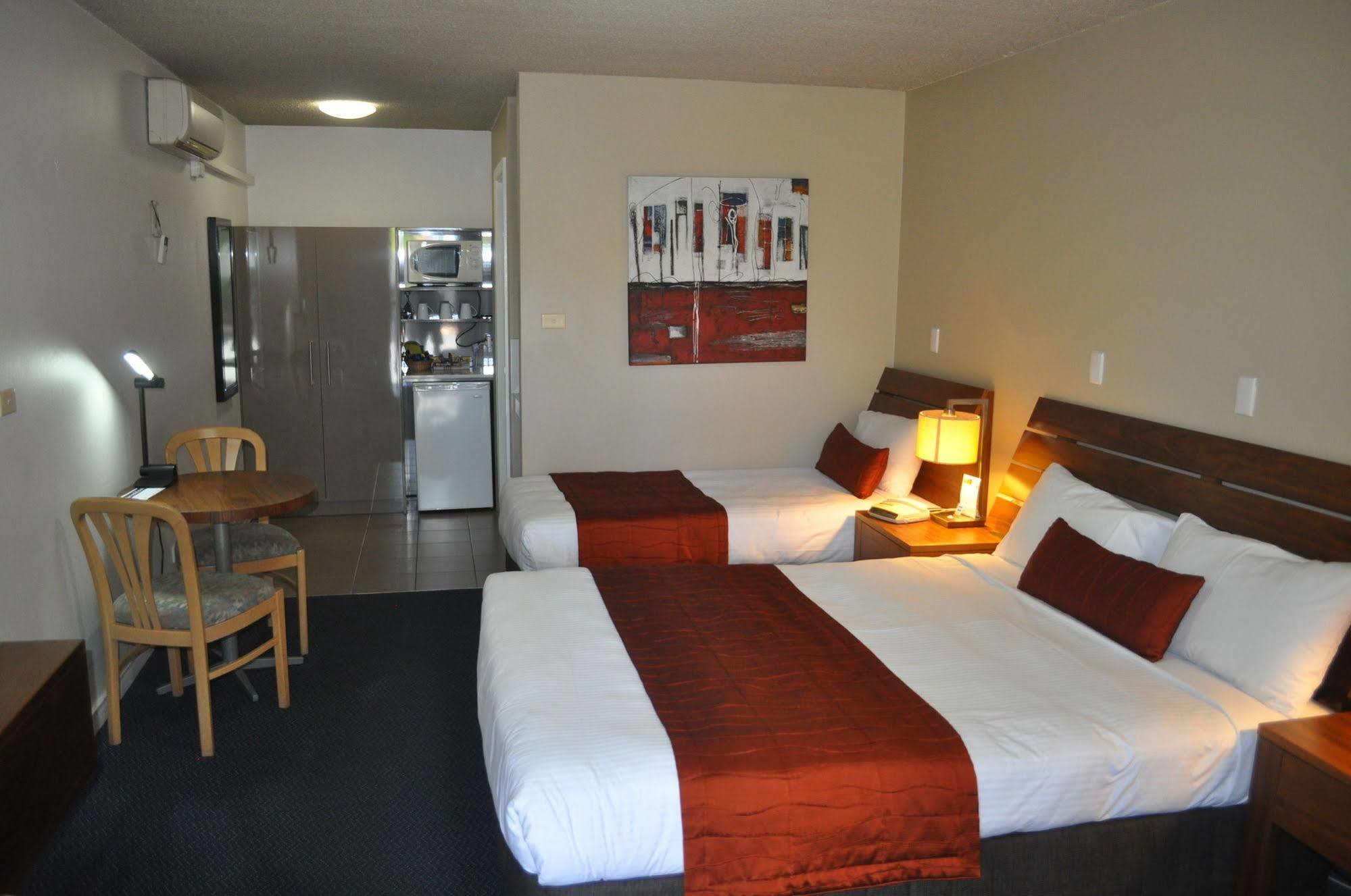 In Town Motor Inn ทารี ภายนอก รูปภาพ