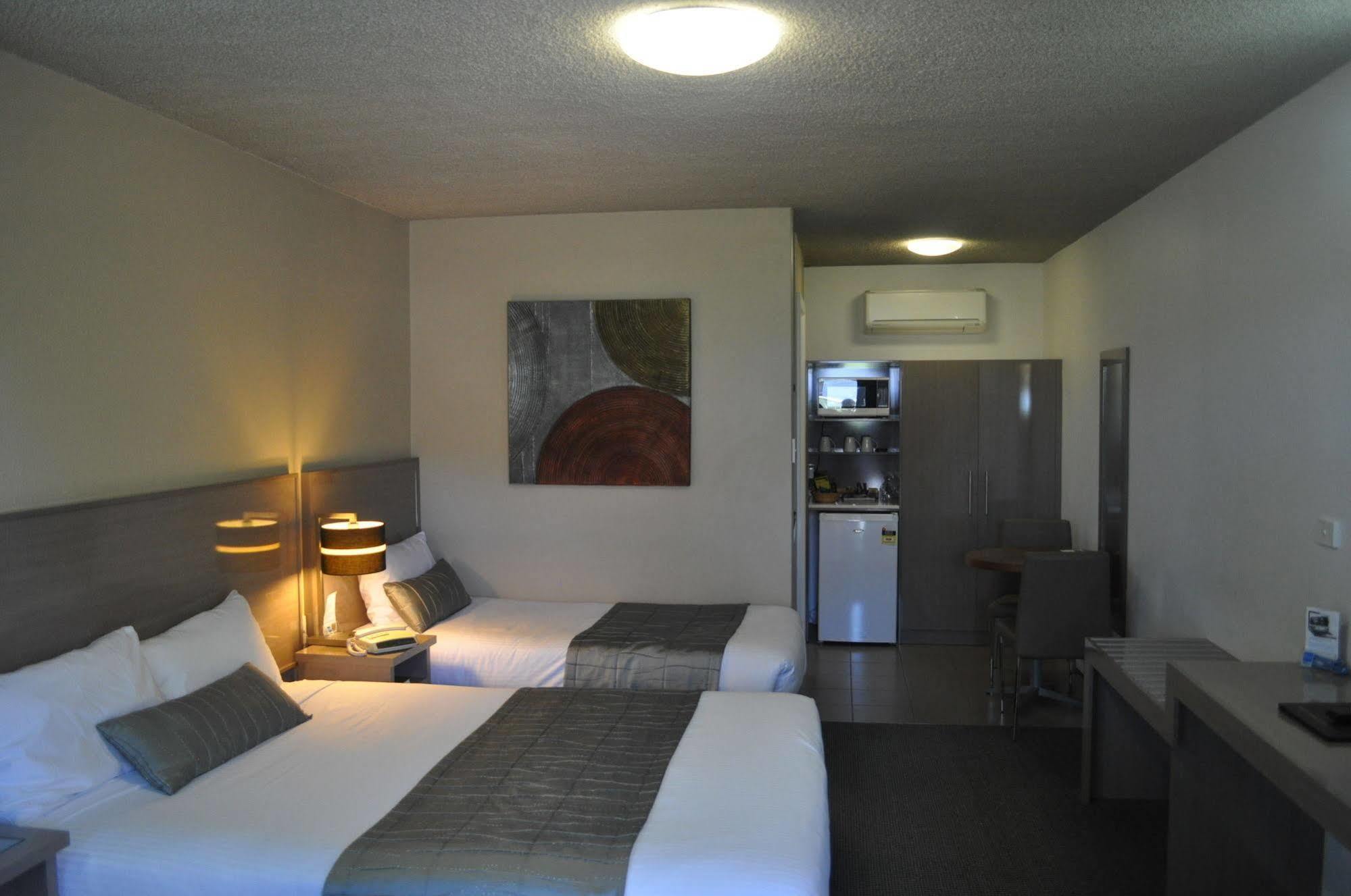 In Town Motor Inn ทารี ภายนอก รูปภาพ