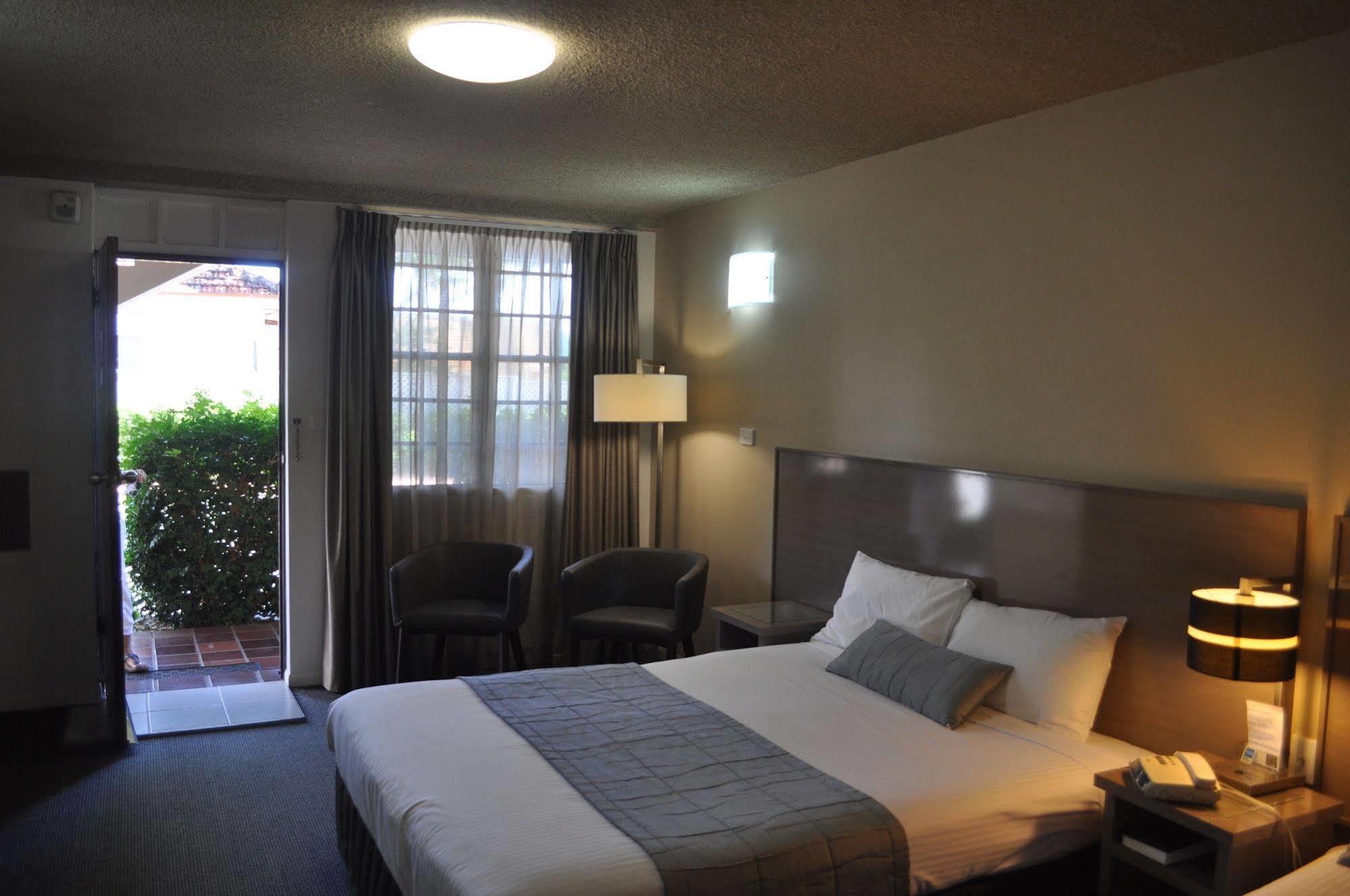 In Town Motor Inn ทารี ภายนอก รูปภาพ